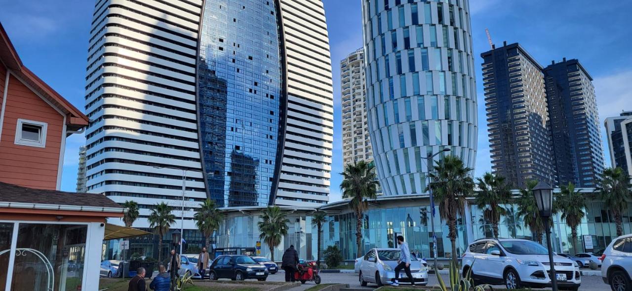 Black Sea Apartments Alliance Palace バトゥーミ エクステリア 写真
