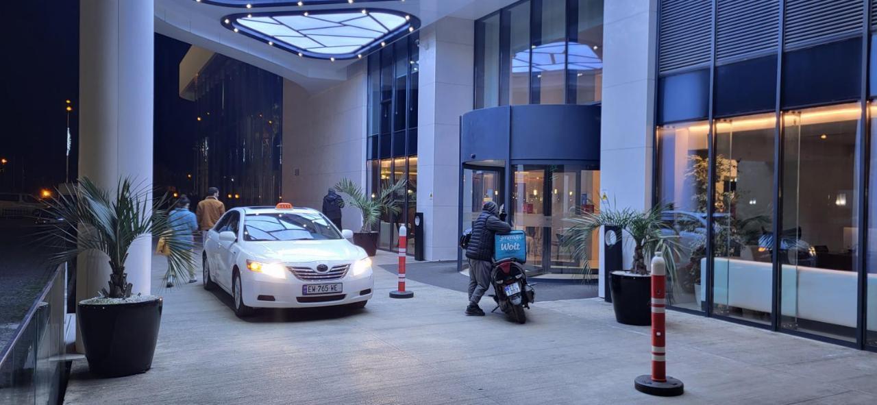Black Sea Apartments Alliance Palace バトゥーミ エクステリア 写真