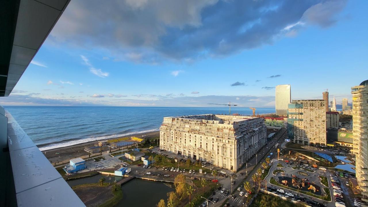 Black Sea Apartments Alliance Palace バトゥーミ エクステリア 写真