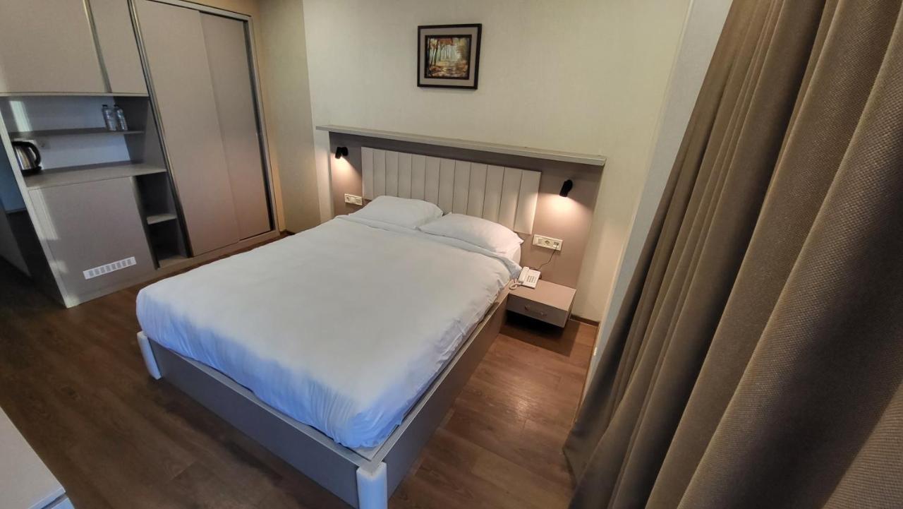 Black Sea Apartments Alliance Palace バトゥーミ エクステリア 写真