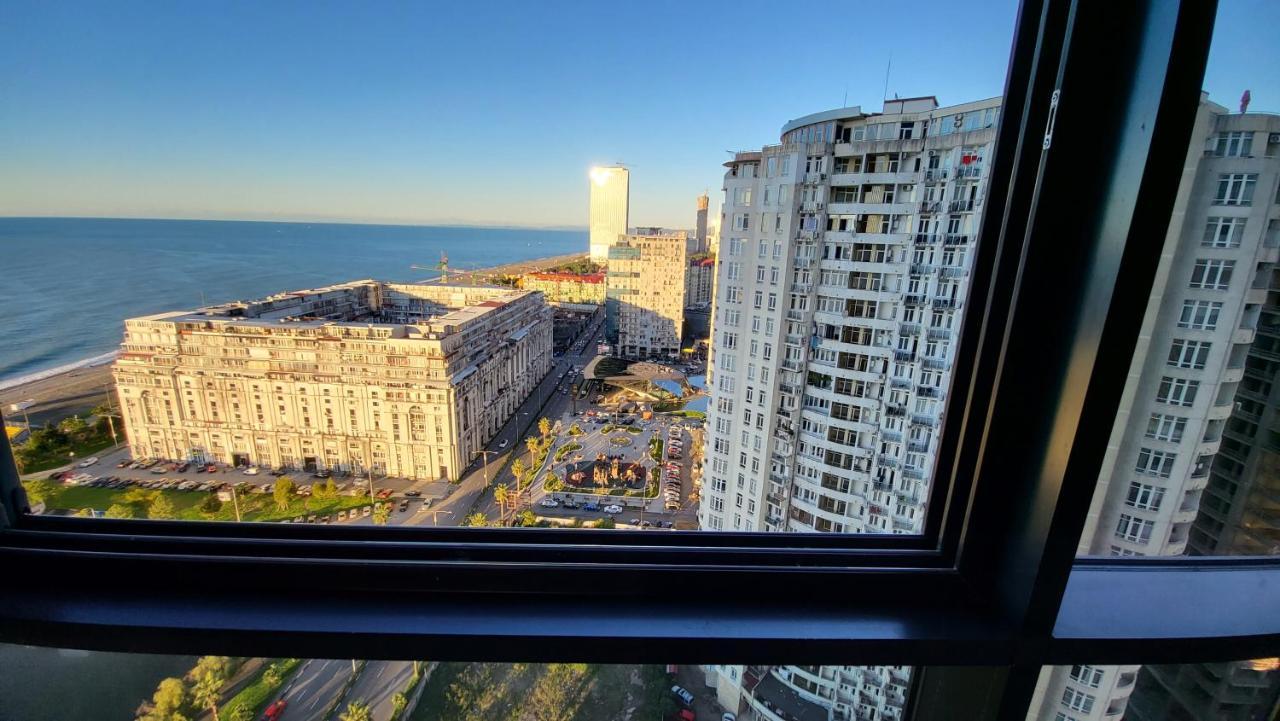 Black Sea Apartments Alliance Palace バトゥーミ エクステリア 写真