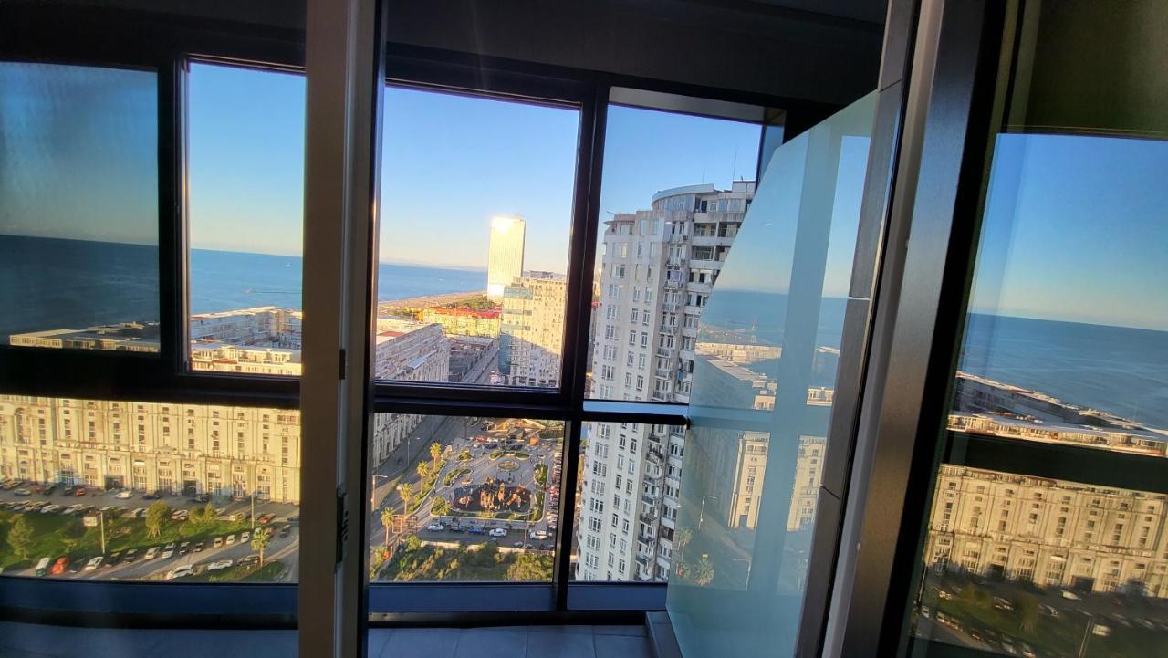 Black Sea Apartments Alliance Palace バトゥーミ エクステリア 写真