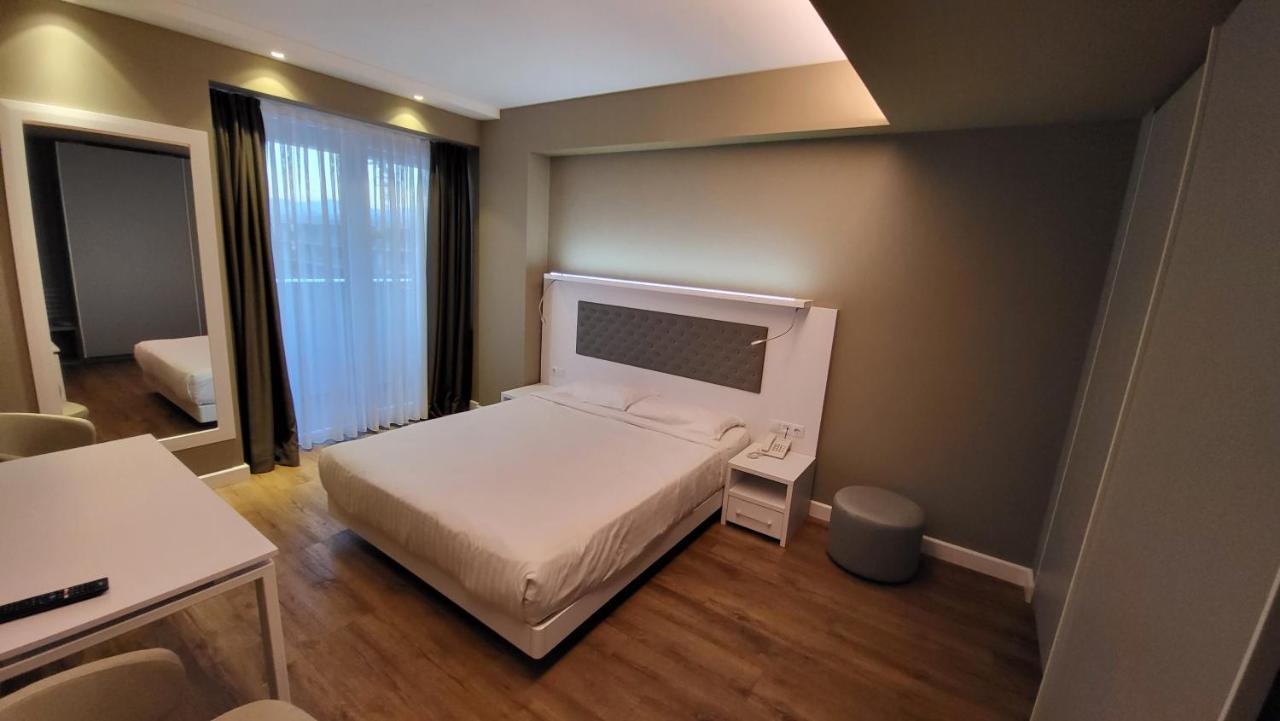 Black Sea Apartments Alliance Palace バトゥーミ エクステリア 写真
