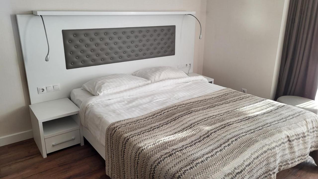 Black Sea Apartments Alliance Palace バトゥーミ エクステリア 写真