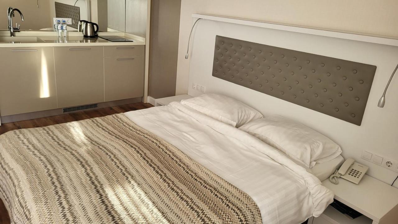 Black Sea Apartments Alliance Palace バトゥーミ エクステリア 写真