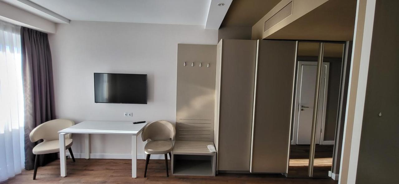 Black Sea Apartments Alliance Palace バトゥーミ エクステリア 写真