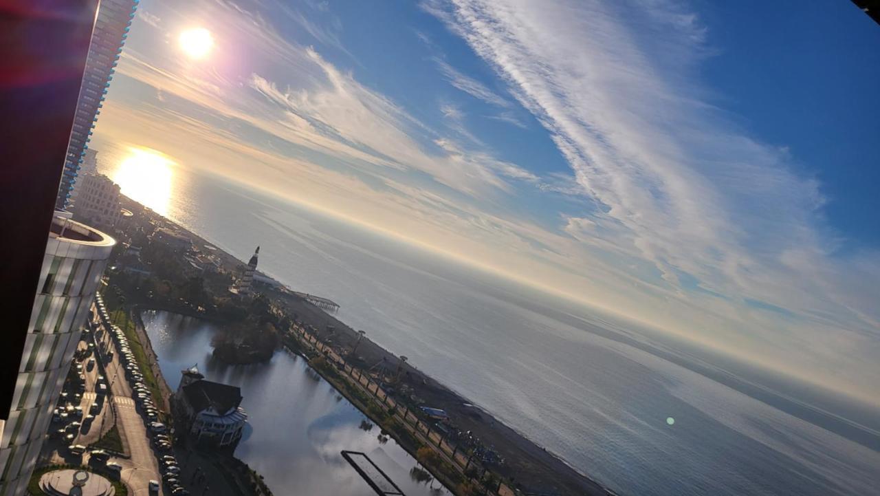 Black Sea Apartments Alliance Palace バトゥーミ エクステリア 写真