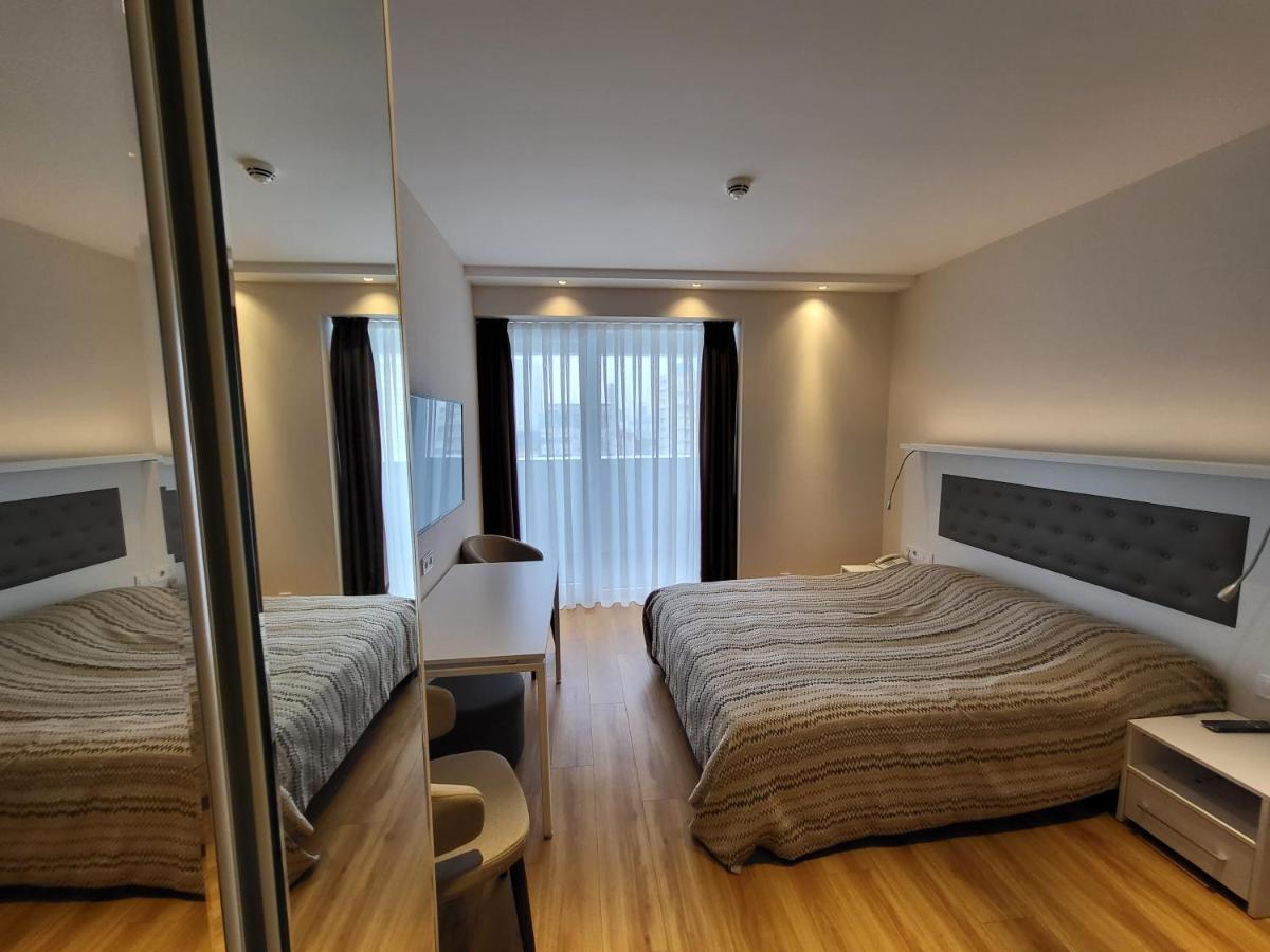 Black Sea Apartments Alliance Palace バトゥーミ エクステリア 写真