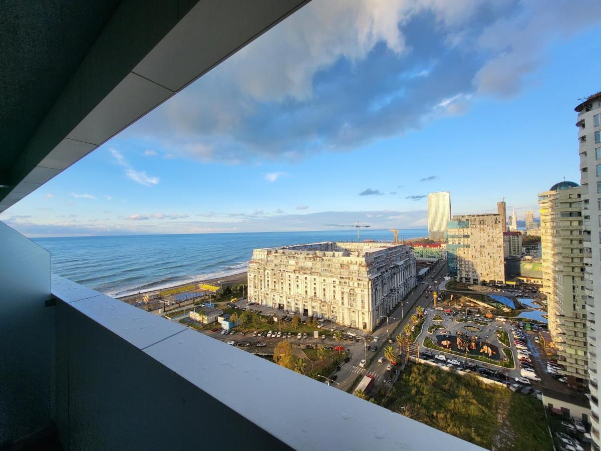 Black Sea Apartments Alliance Palace バトゥーミ エクステリア 写真