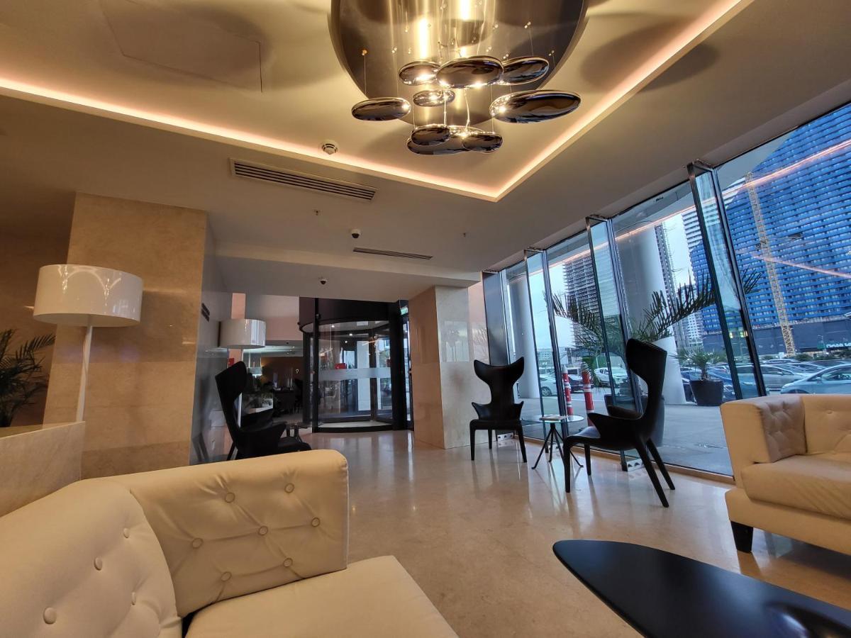 Black Sea Apartments Alliance Palace バトゥーミ エクステリア 写真
