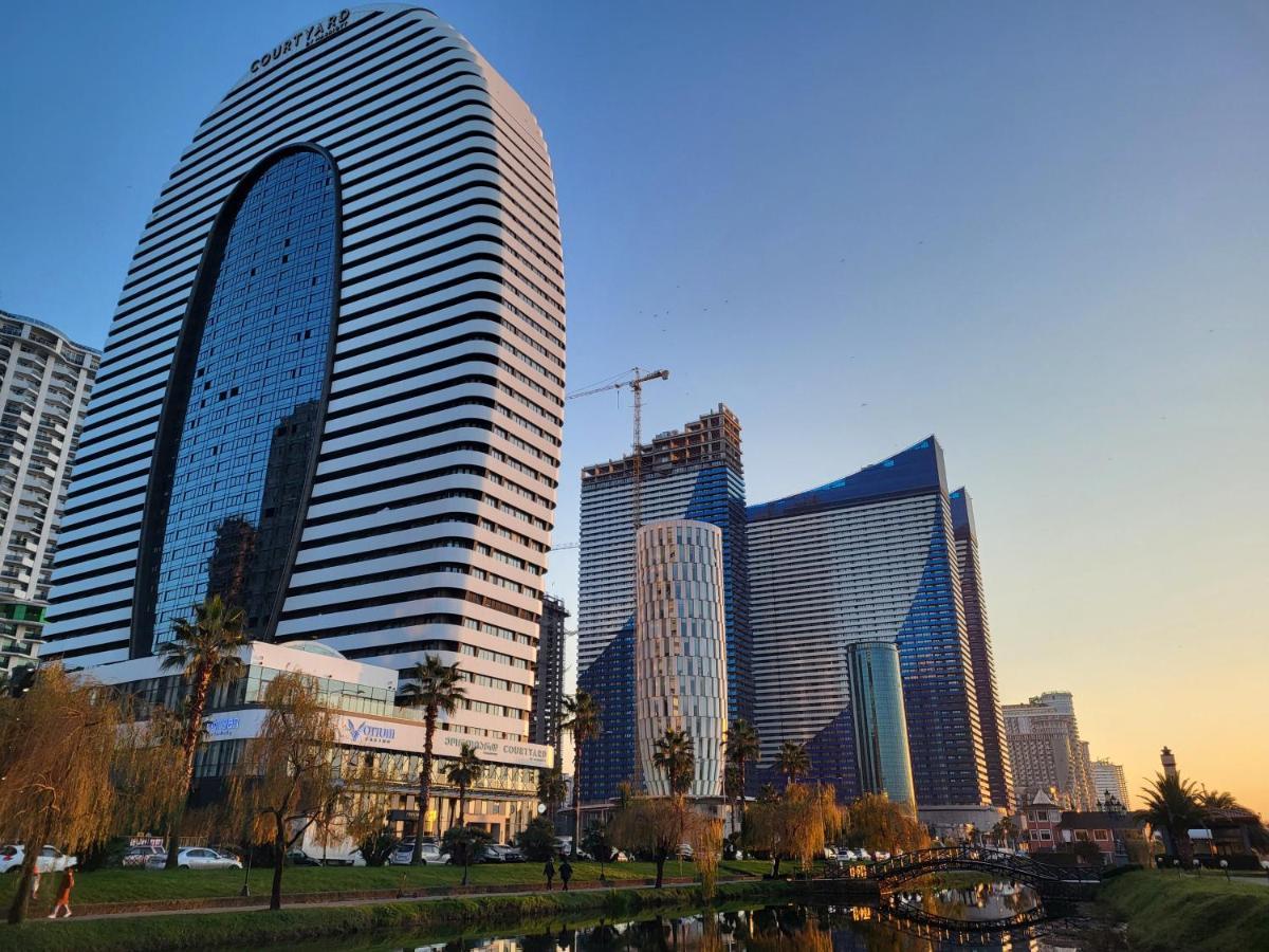 Black Sea Apartments Alliance Palace バトゥーミ エクステリア 写真