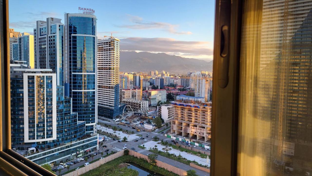 Black Sea Apartments Alliance Palace バトゥーミ エクステリア 写真