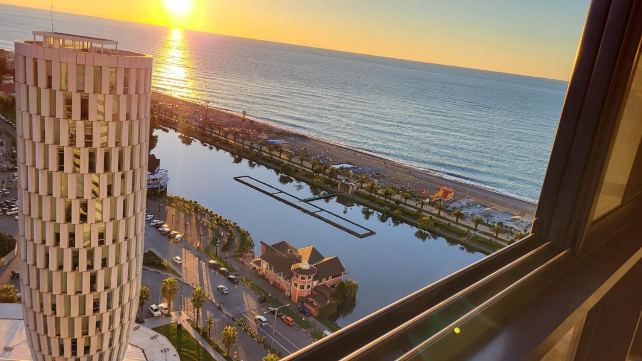 Black Sea Apartments Alliance Palace バトゥーミ エクステリア 写真