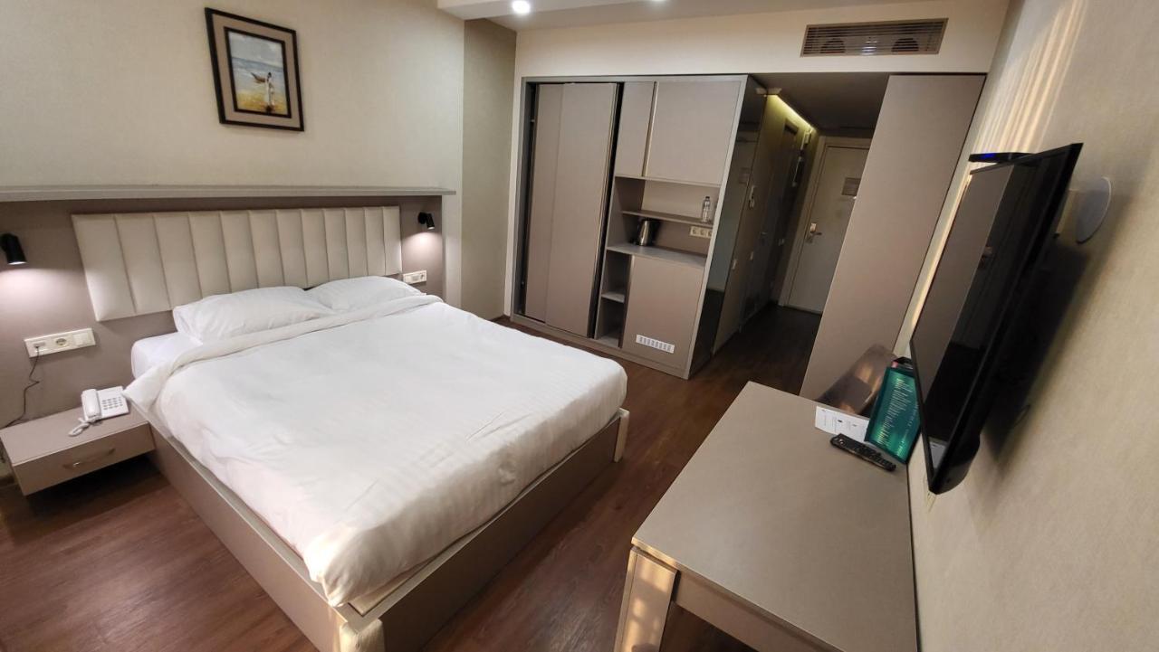 Black Sea Apartments Alliance Palace バトゥーミ エクステリア 写真
