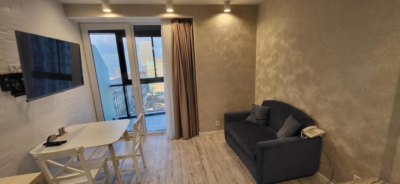 Black Sea Apartments Alliance Palace バトゥーミ エクステリア 写真
