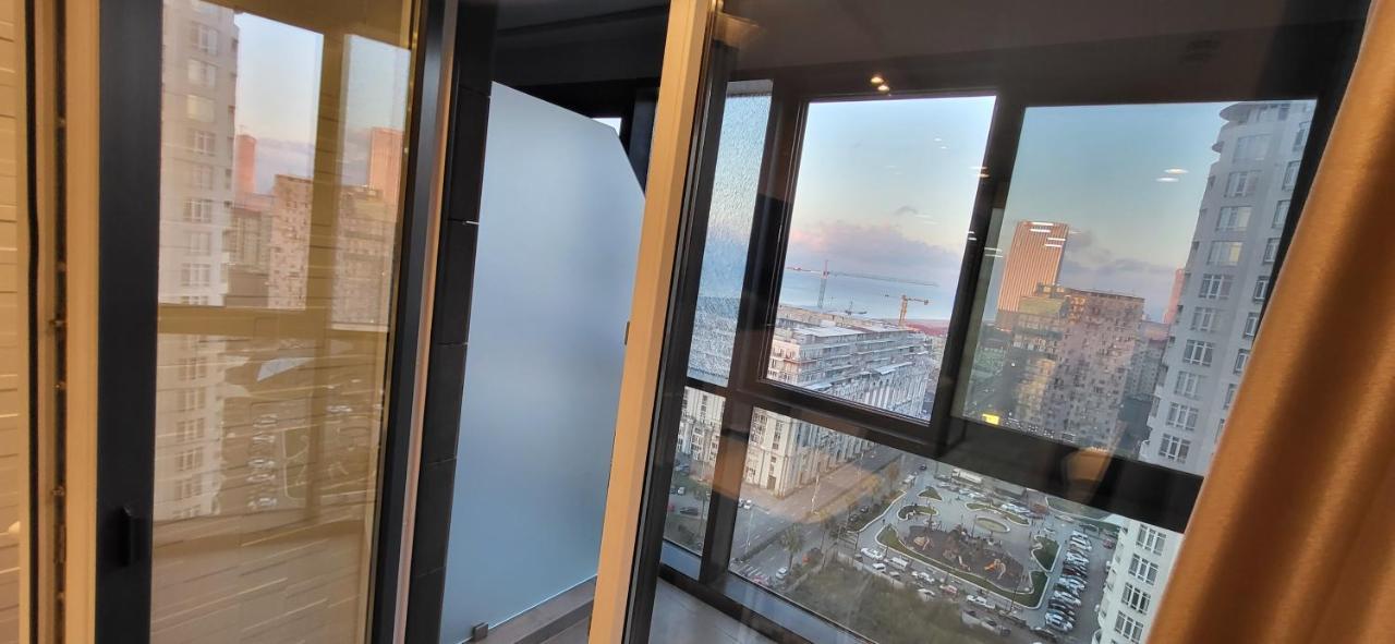 Black Sea Apartments Alliance Palace バトゥーミ エクステリア 写真