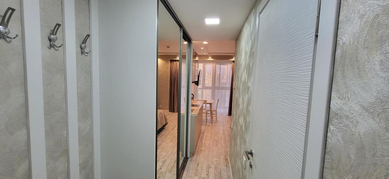 Black Sea Apartments Alliance Palace バトゥーミ エクステリア 写真
